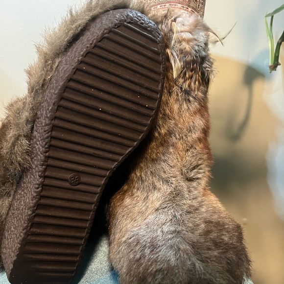 Unique boots fur and feathers - Picture 6 of 8